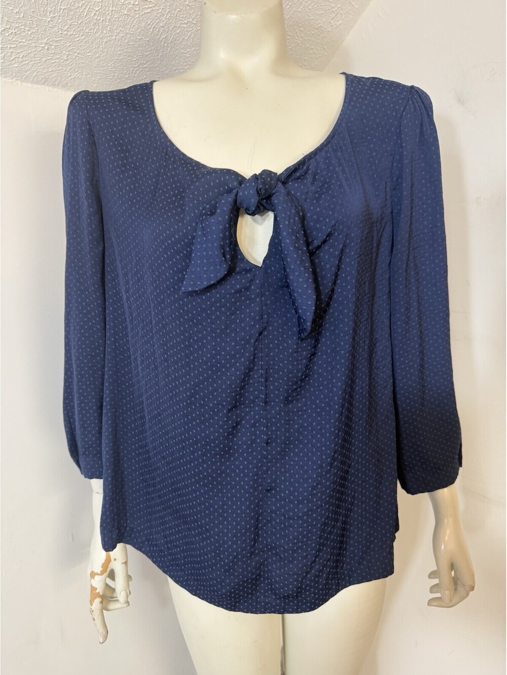 Cabi Womens Medium Popover Blouse Blue Dotted 3/4 Sleeve Bow at Neckline